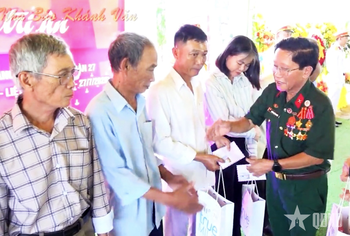 Thương binh Đoàn Xuân Luyến và nén tâm hương tri ân đồng đội